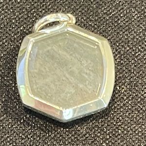 Kendra Scott Davis pendant
